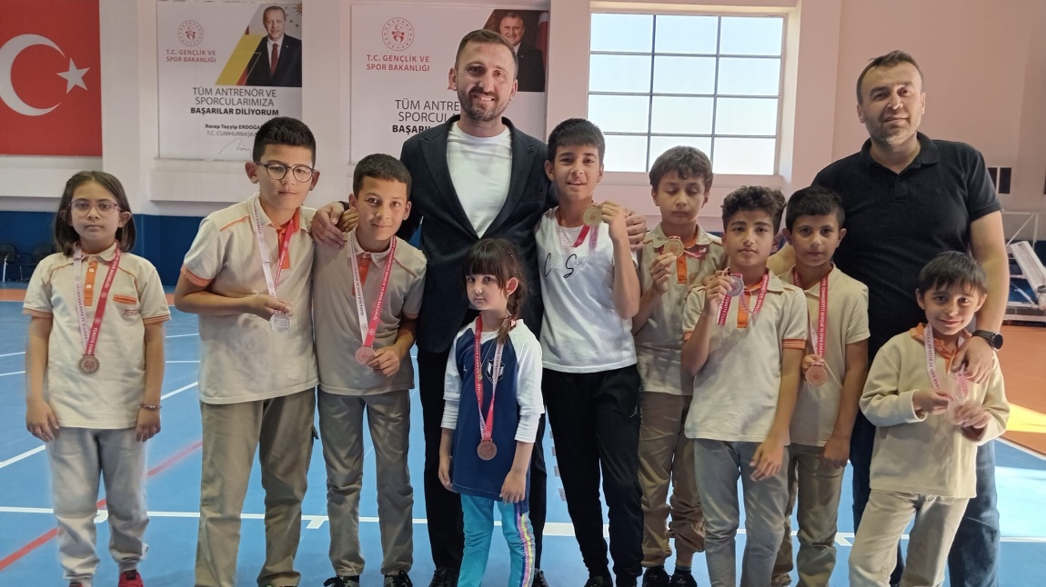 Okulumuz öğrencileri Satranç turnuvasında başarılar kazandı